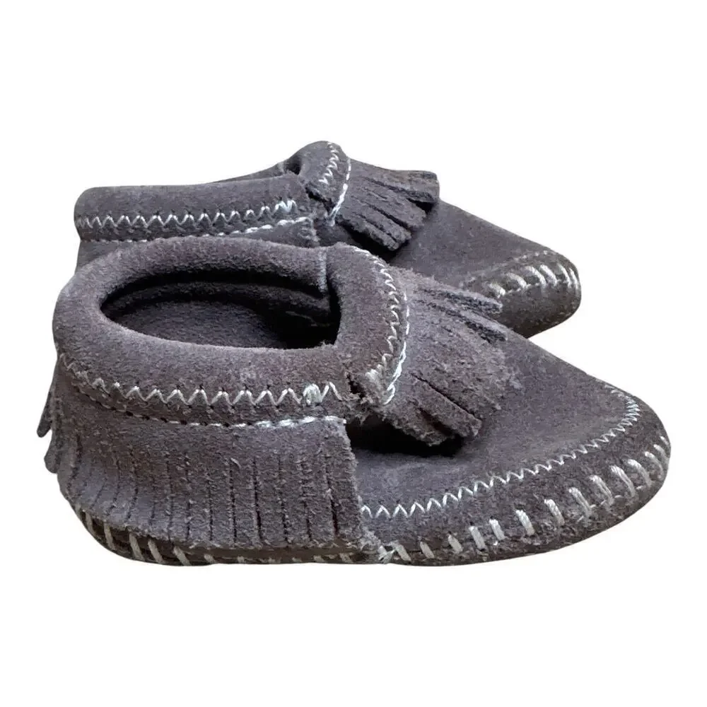 Minnetonka Taupe Leather Soft Sole Moccasins Infant’s Shoe Size 2